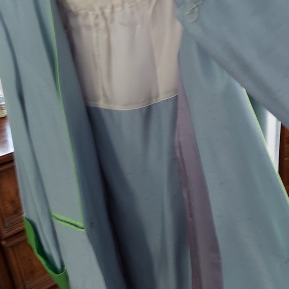 Two piece suit - Picture 2 of 3